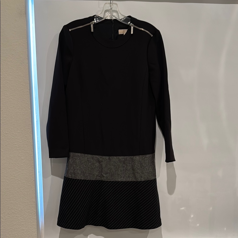 Chic Black Dress with Zipper Accents